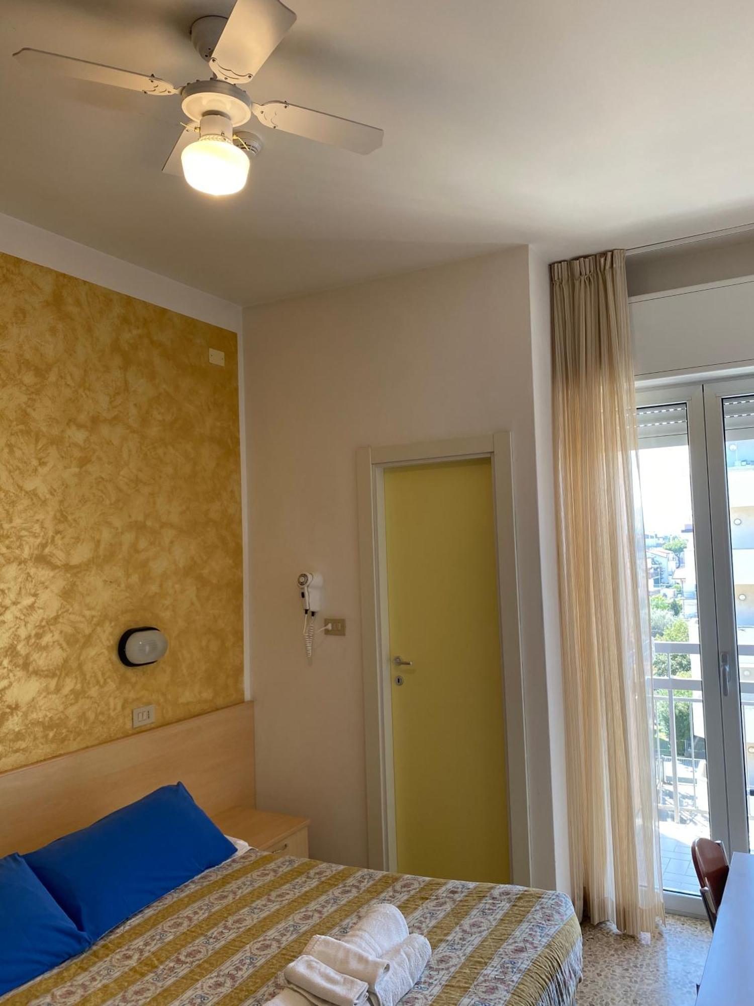Hotel Loretta Rimini Extérieur photo