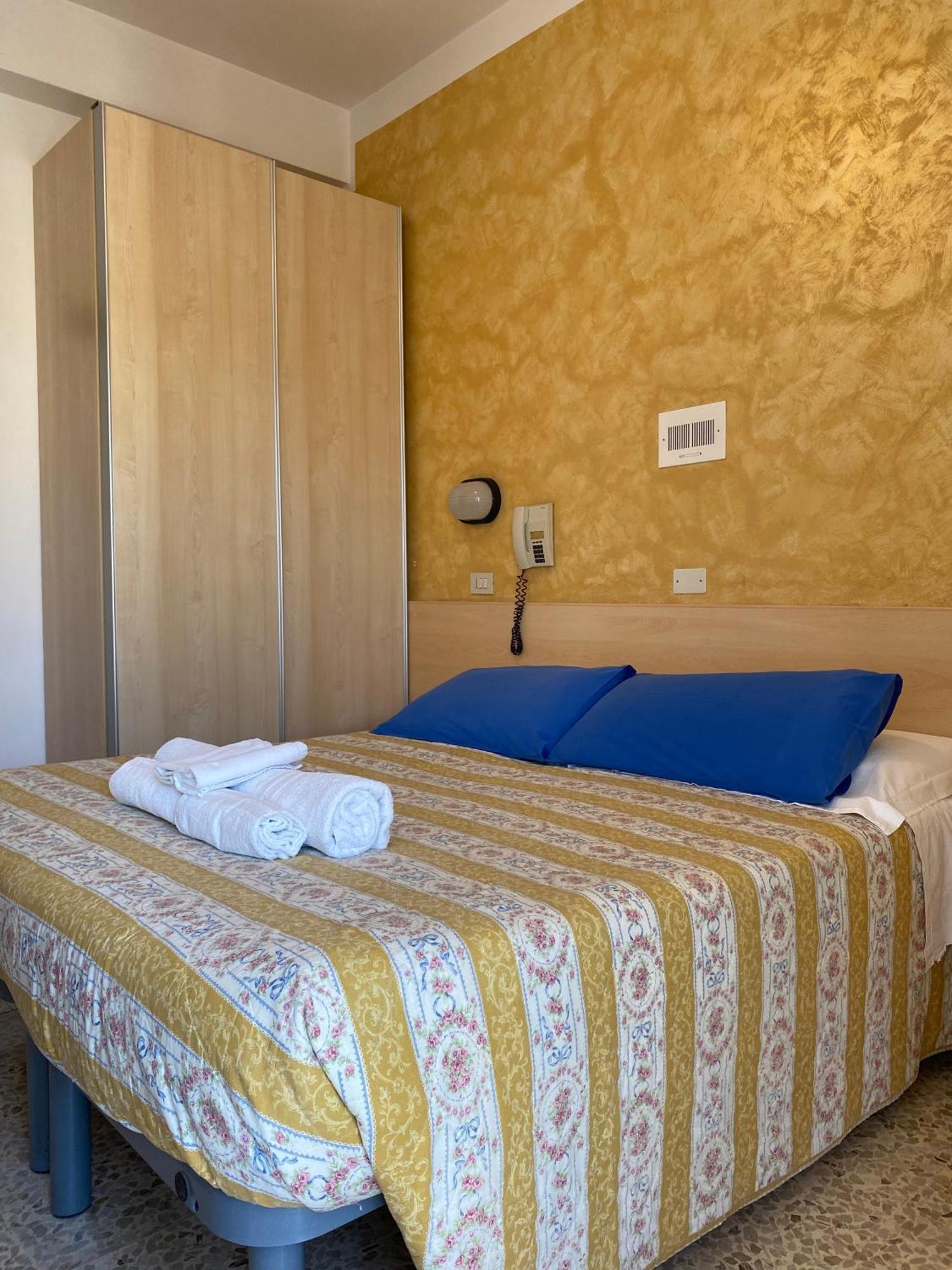 Hotel Loretta Rimini Extérieur photo