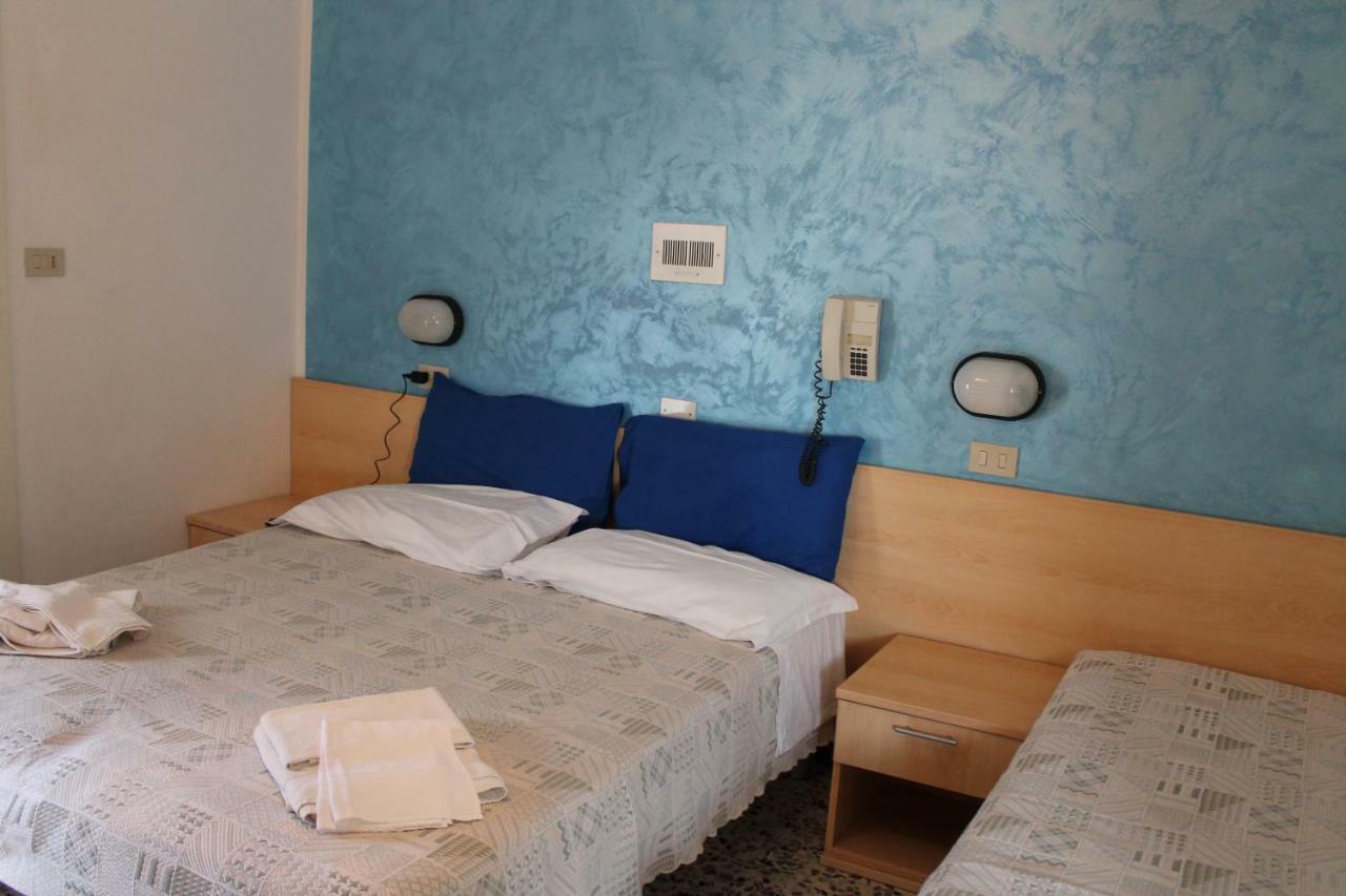 Hotel Loretta Rimini Extérieur photo