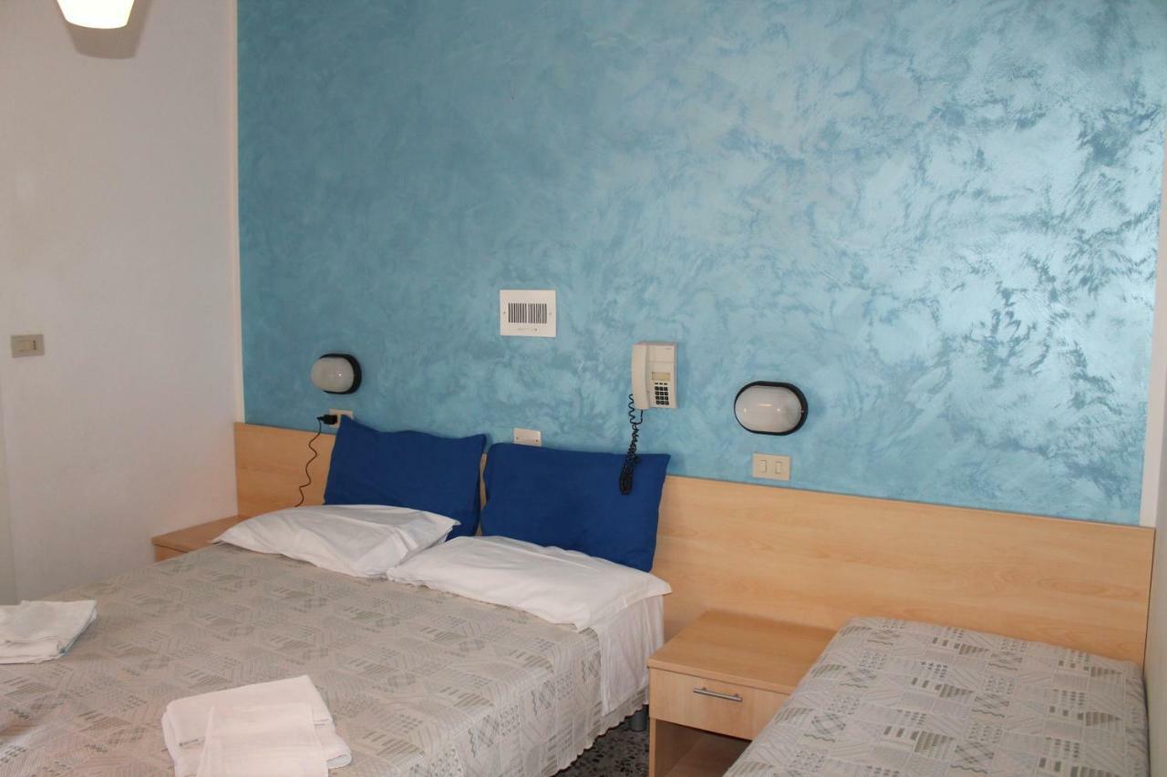 Hotel Loretta Rimini Extérieur photo